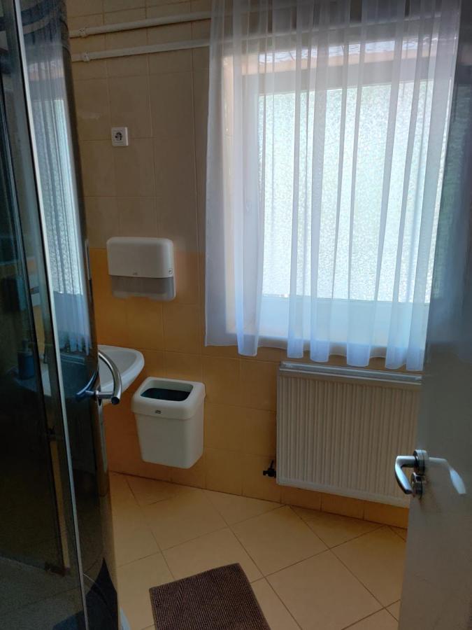 Villa Italia Guest House Siofok Bagian luar foto