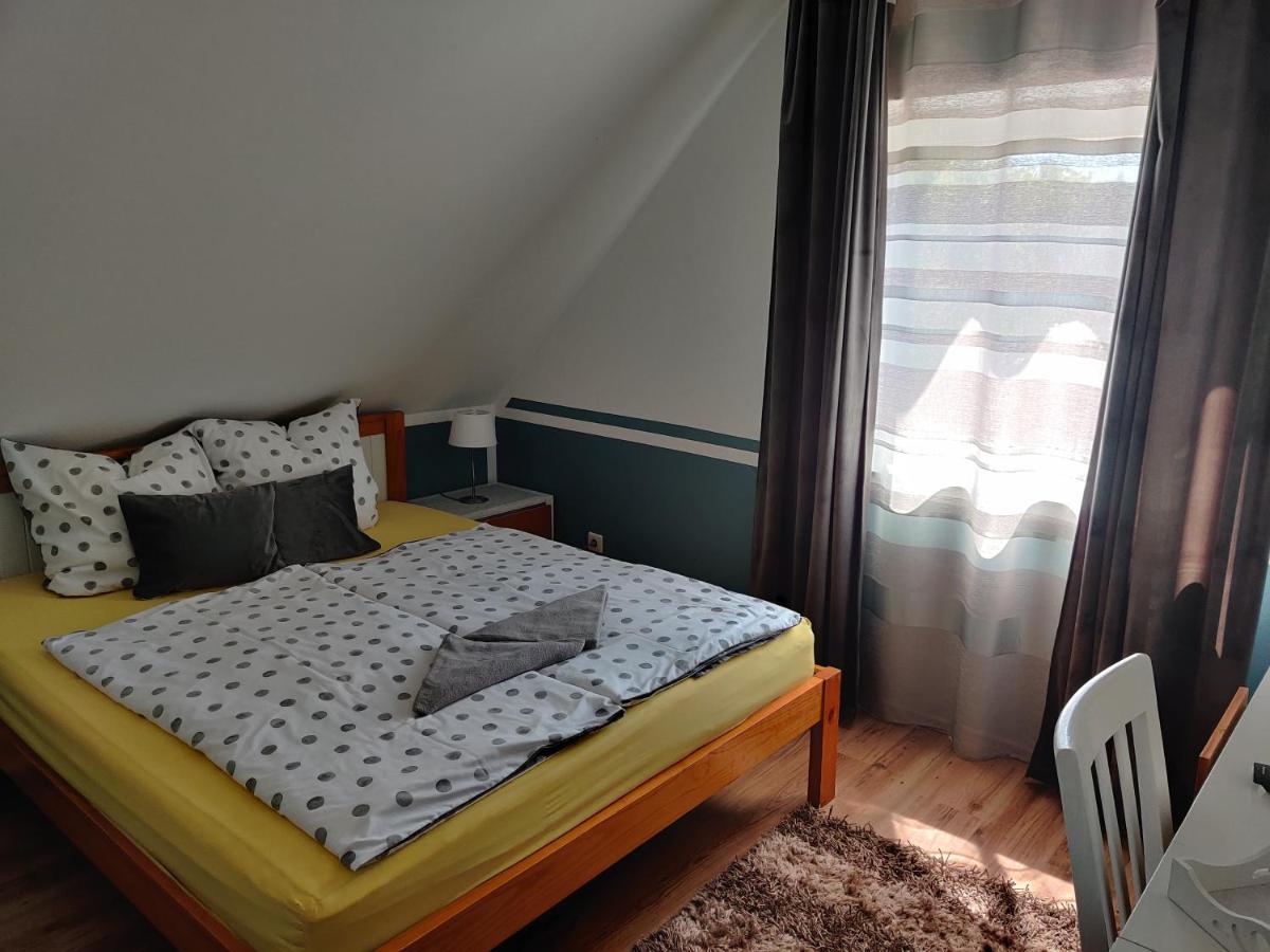 Villa Italia Guest House Siofok Bagian luar foto
