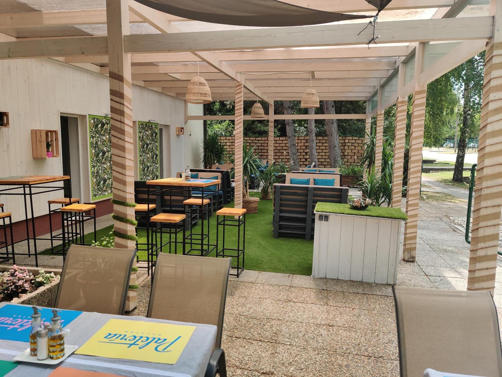 Villa Italia Guest House Siofok Bagian luar foto