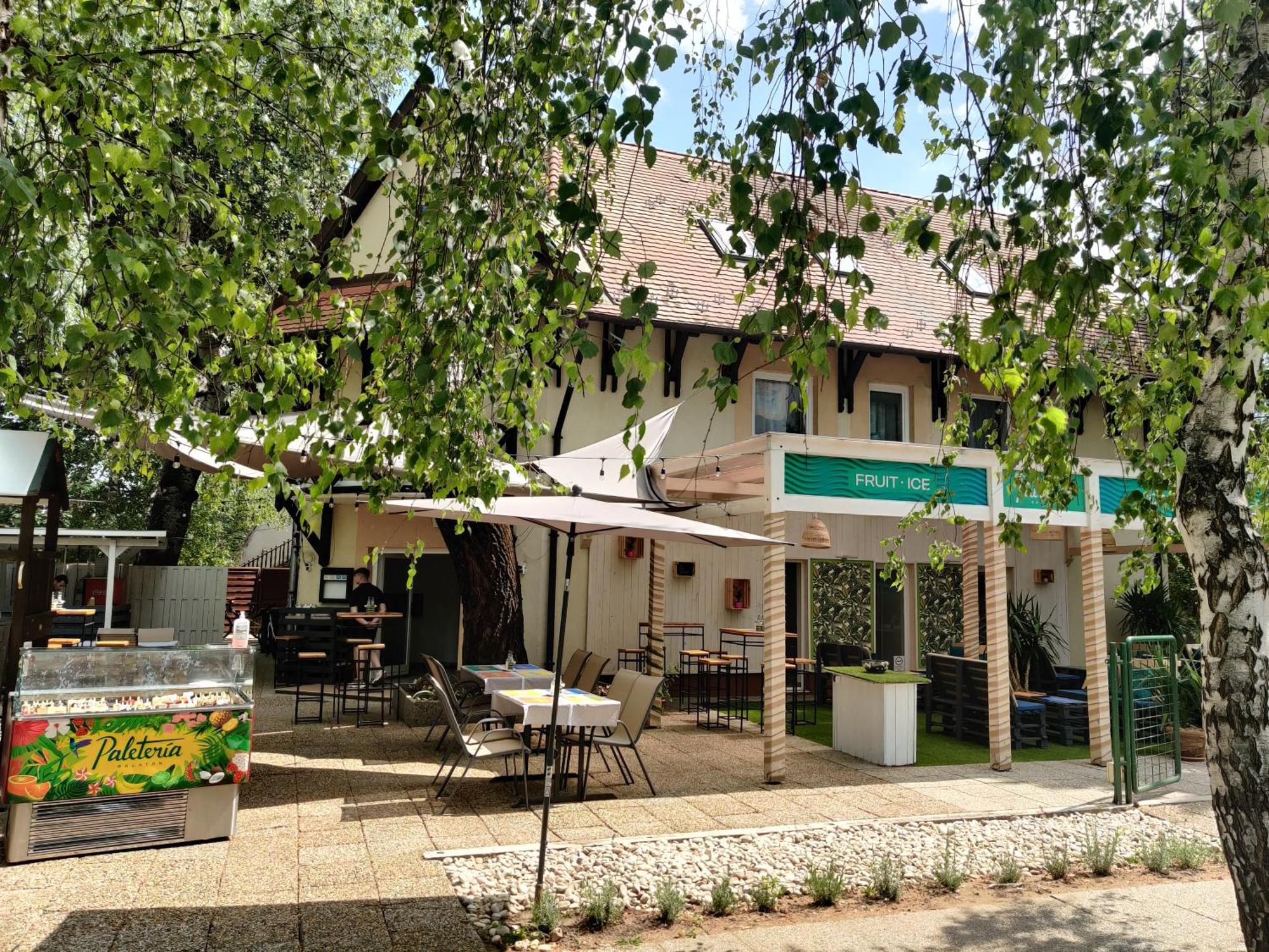Villa Italia Guest House Siofok Bagian luar foto